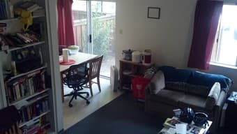 Bedroom in 2BR/1BA two-floor EV Apt (early June - August) 3