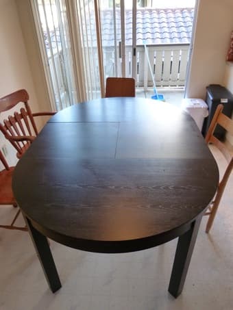 extendeable dining table 1