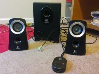 Logitech Z313 Speakers for Sale (Excellent condition) 1