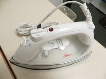 Sunbeam Steam Iron $10 OBO 1