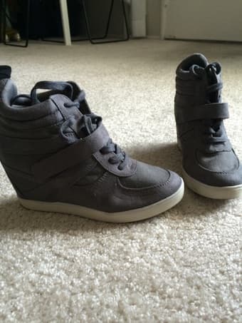 Women's shoes! Sizes 6.5-8 (for a usual size 7) 1