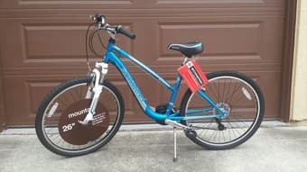 FOR SALE: BRAND-NEW WOMEN'S BIKE 1