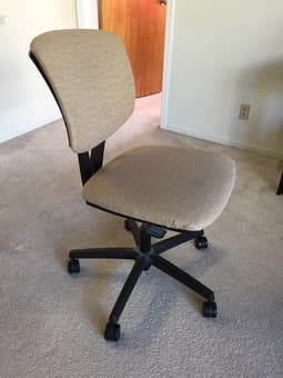 Move out Sale: Office Chairs, desk, Bookshelf 2