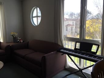 JULY/AUGUST Rains female 4bd/2ba + living room & kitchen, $995/MO 3