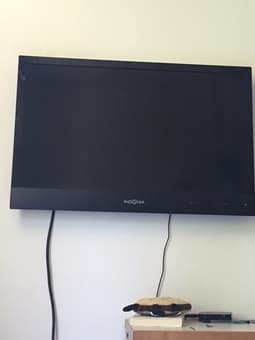 32 in Insignia HDTV with wall mounts 1
