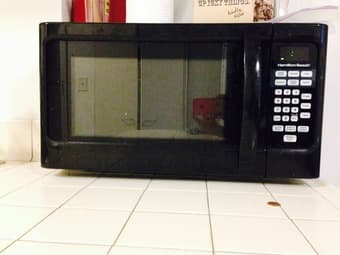 Moving sale - Microwave $20 1