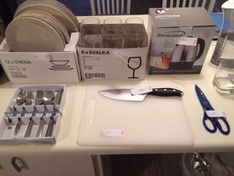*UPDATED*Kitchen and Bedroom items. *All less than 6 months old* 1