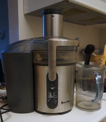 Breville Fruit Juicer - $100 1