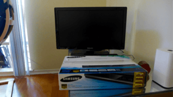 Moving out- TV and DVD set 1