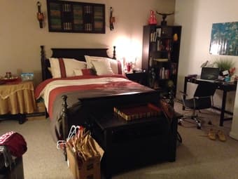 Furnished room with private bath in Redwood City ($975) starting 9/1 1
