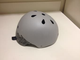 2 Helmets for US 30 1