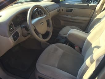 clean title 2004 ford car for sale! 1