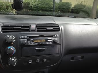 Honda Civic 2005 LX Sedan - low mileage - clean title 3