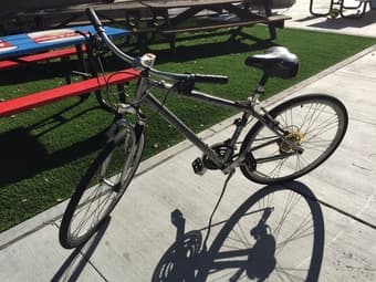 Nice Schwinn Men's Trailway 28"/700c Hybrid Bike 1