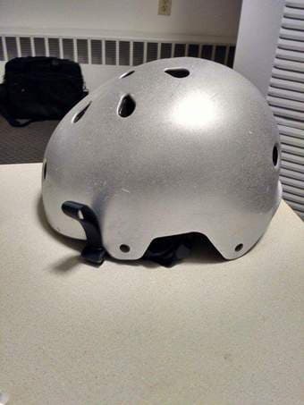BIKE HELMET FOR SALE $20 OBO 1