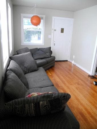 1 bedroom in Menlo Park Cottage Aug-Sept 1