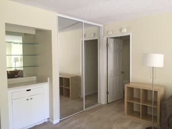 room in sand hill road, walk distance to medical school 3