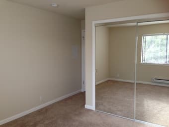A nice room @ 2br/1ba condo, W/D San Antonio Shopping Mt.View, Female 1