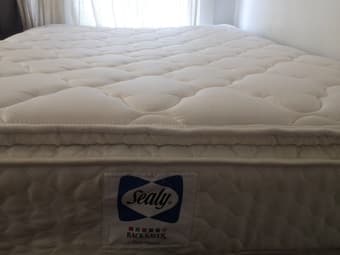Sealy Full Size Pillowtop Bed 3