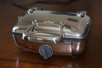 All-Clad 4-Square Waffle Maker 1