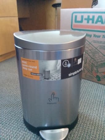 Memory Foam Contour Pillow and waste bin at studio 6! 2
