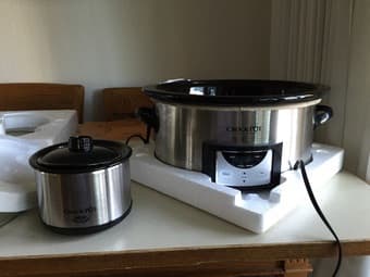 6-qt crock pot and mini warmer $20 1