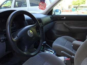 Golf Volkwagen 2002 ($3700) 2