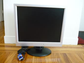 ENVISION 18 inch Monitor***Very Clean***$20 1