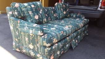AMAZING COUCH 50$ 2