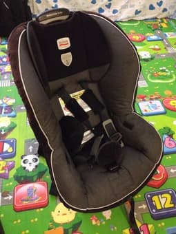 Baby items sale: car seats, bed with mattress, play yard 2