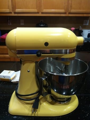 Majestic Yellow KitchenAid Stand Mixer Tilt 4.5-quart - Used 1