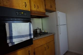 2 bedroom apt to share on College ave, Palo Alto 1
