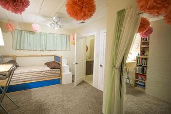 Furnished room available in a house next to Stanford 2