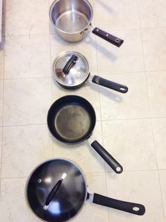 Lots of pans and pots, less that $5 if you take the whole set 3