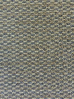 Rug, 4' x 6' - $10 2