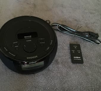 Clock Radio - $10 1