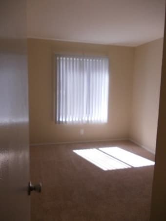 Sunny 2BR/2BA apt within walking distance to Belmont Caltrain ($1325) 1