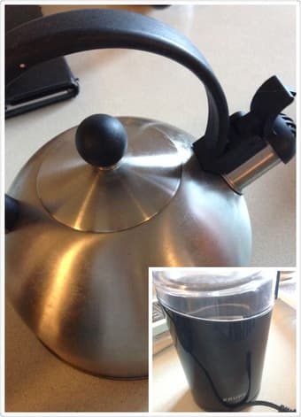 Lots of kitchen stuff, most $ 1 each or less 2