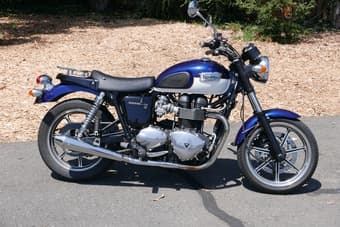 Triumph Boneville SE 2009 + Helmet and more - $4900 (menlo park) 1