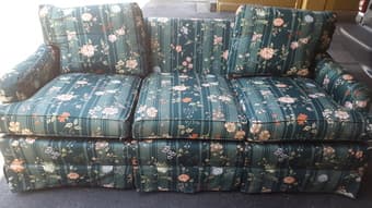 AMAZING COUCH 50$ 1