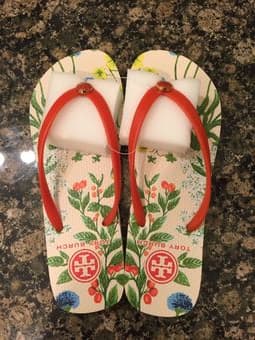 Selling heels (Circus, $15) and flip-flop (Tory Burch, $25) 3