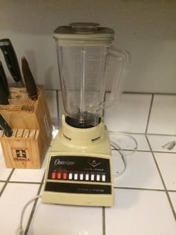 Blender - Vintage Osterizer pulsmatic - $20 obo 1
