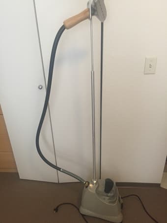 (Price Down) Clothes Steamer 1