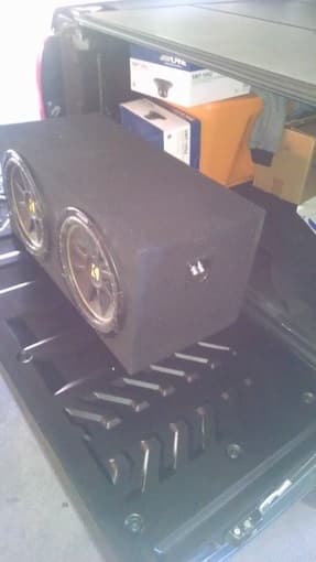 Selling 2 12" Subwoofers. Excellent Bass. 3