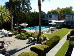 Seeking Roommate (F) for 2br/2ba in South Palo Alto 1