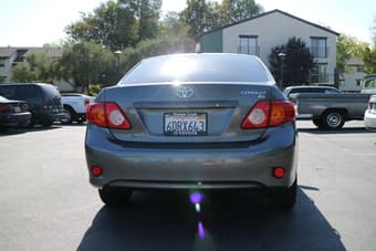 2009 Toyota Corolla LE - $9500 3