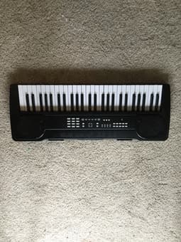 Single bed, carseat, keyboard, IELTS book, rags and toys 3