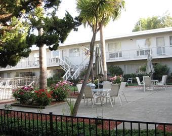 Seeking Roommate (F) for 2br/2ba in South Palo Alto 2