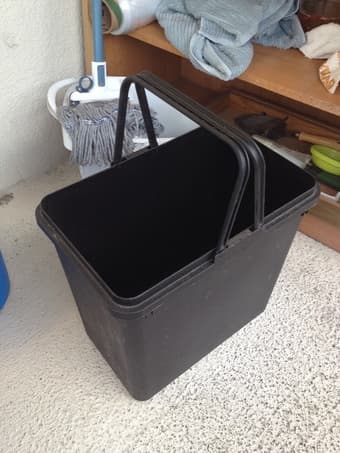 [Moving sale]Trash can, table lamp, office chair, storage unit 1