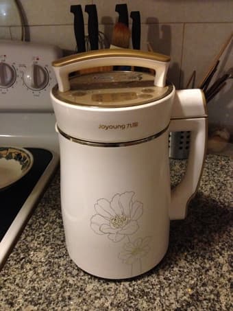 [Moving sale]Soy milk maker, pressure cooker, flour pad+rolling pin... 1